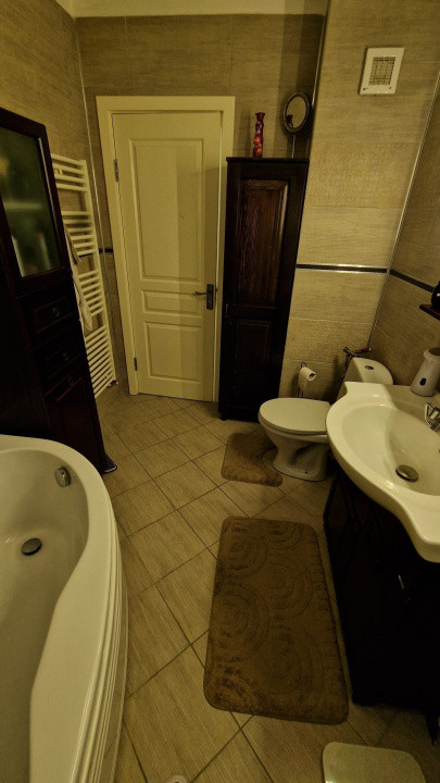 Apartament de 2 camere, 56 mp, finisat, Zona Porii