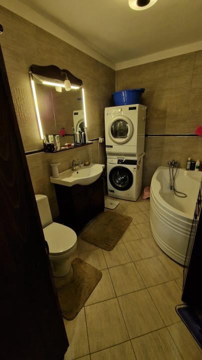 Apartament de 2 camere, 56 mp, finisat, Zona Porii