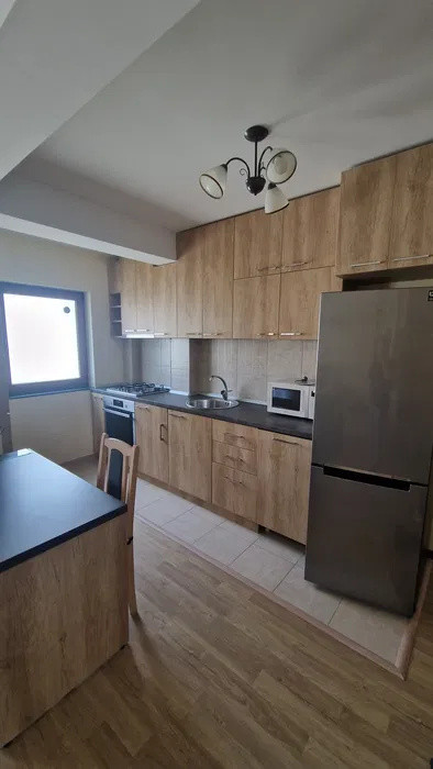 Apartament cu 2 camere, etajul 1, parcare, zona Terra