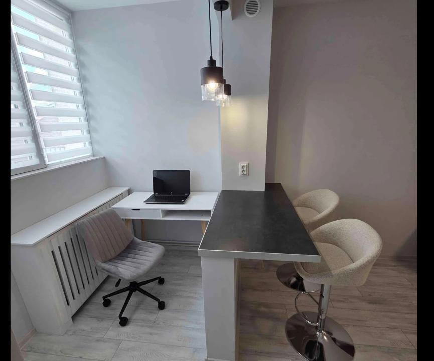 Garsoniera la cheie, etaj intermediar, zona strazii BUCEGI