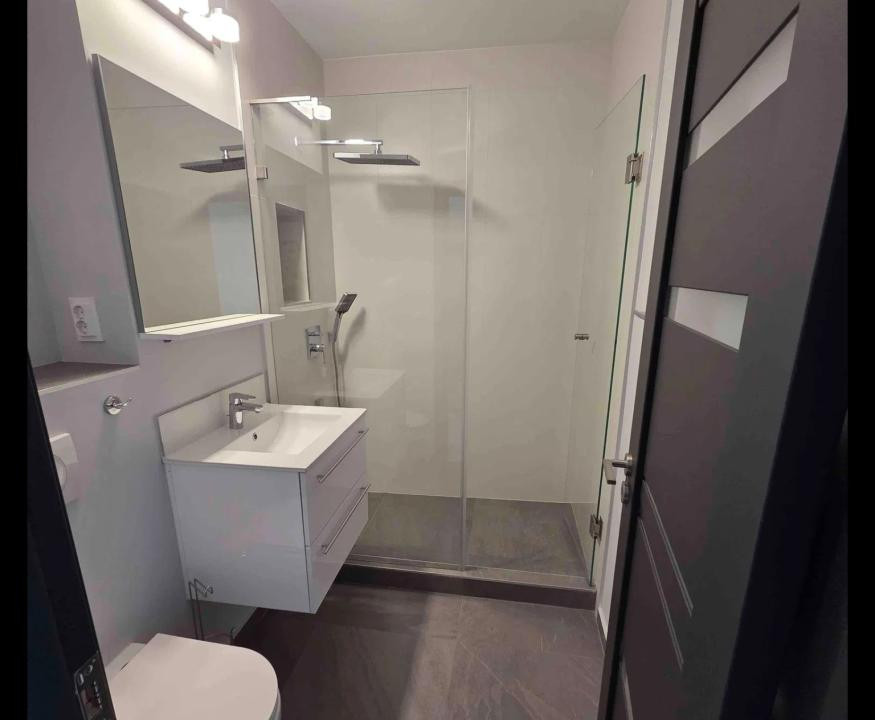 Garsoniera la cheie, etaj intermediar, zona strazii BUCEGI