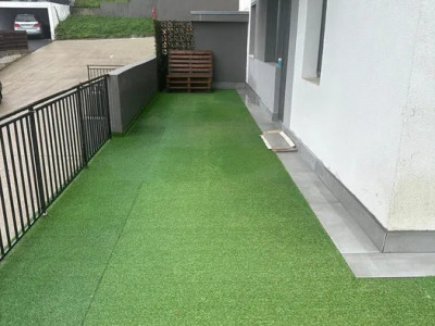 Apartament decomandat, 48 mp, terasa de 51 mp, zona Teilor