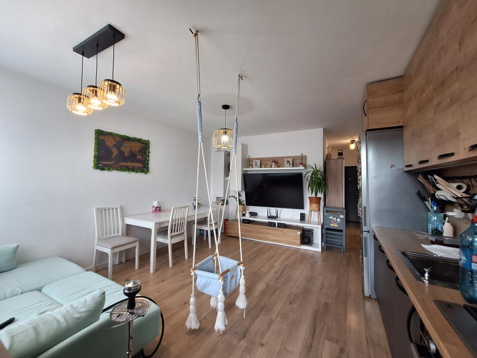 Apartament cu 3 camere, 65,6 mp, 2 parcari, 2 bai, zona Fagului