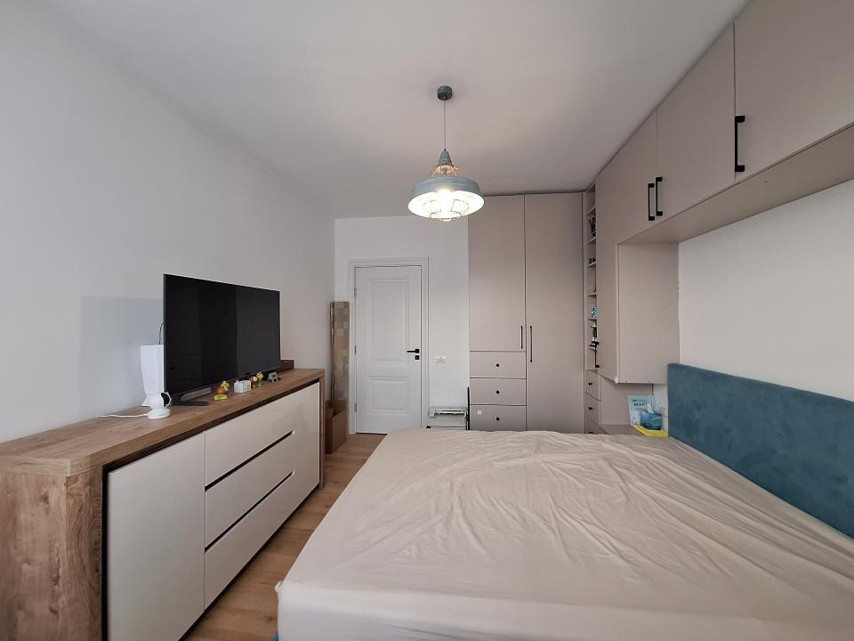 Apartament cu 3 camere, 65,6 mp, 2 parcari, 2 bai, zona Fagului