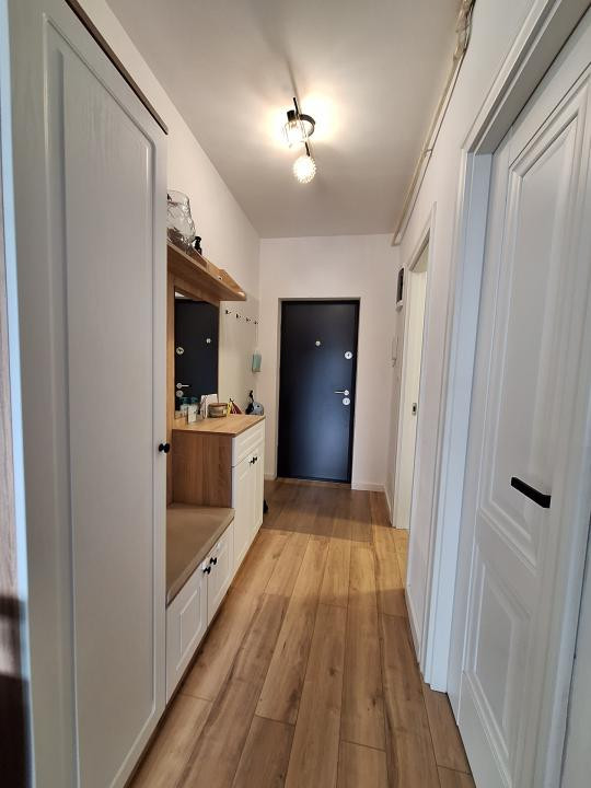 Apartament cu 3 camere, 65,6 mp, 2 parcari, 2 bai, zona Fagului