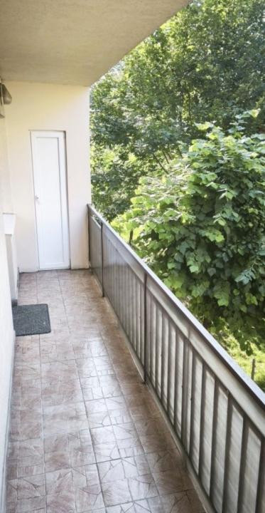 Apartament cu 3 camere , etaj intermediar, parcare inclusa 