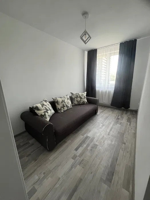 Apartment 3 camere, 60 mp, recent renovat, zona Semicentrala