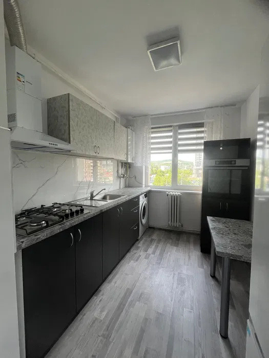 Apartment 3 camere, 60 mp, recent renovat, zona Semicentrala
