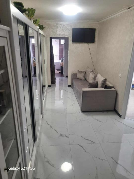 Apartamnet cu 3 camere,gradinaa si parcare cu CF,zona Eroilor-Floresti