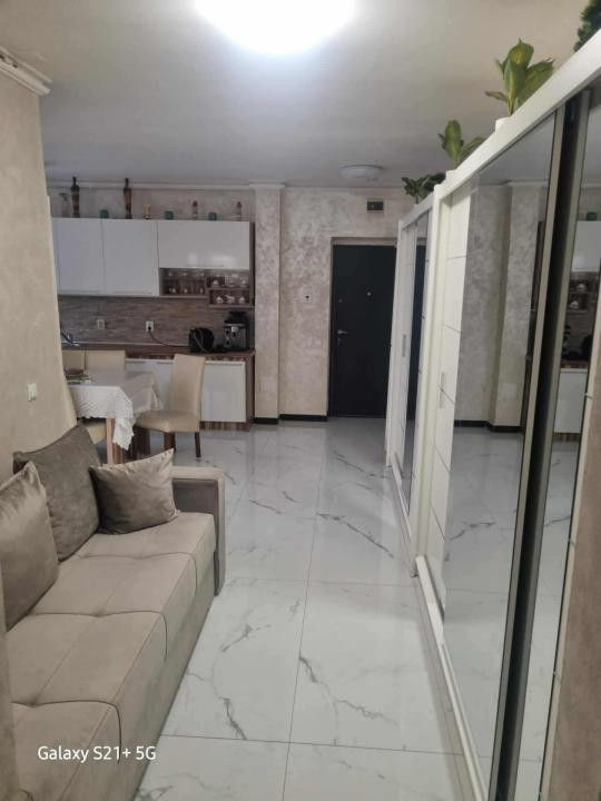 Apartamnet cu 3 camere,gradinaa si parcare cu CF,zona Eroilor-Floresti
