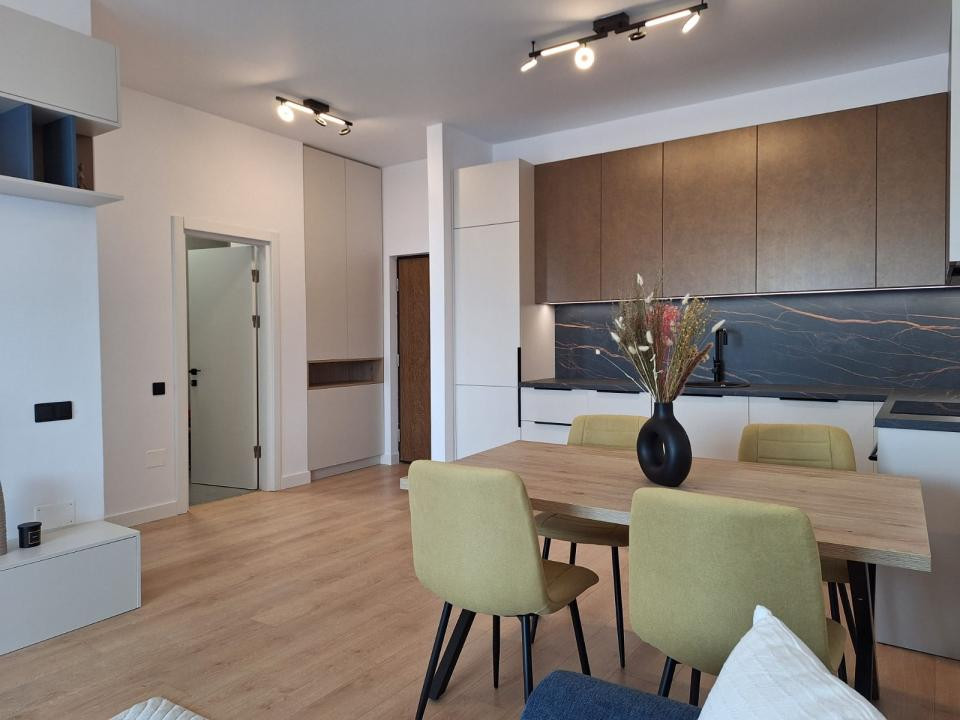 Apartament de 2 camere, 45 mp,Ultramodern,Mobilat/Utilat, Zona Eroilor