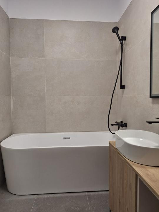 Apartament de 2 camere, 45 mp,Ultramodern,Mobilat/Utilat, Zona Eroilor