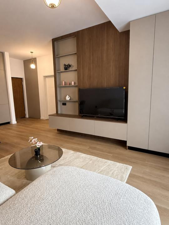Apartament de 2 camere,45 mp, Ultramodern,Mobilat/Utilat, Zona Eroilor