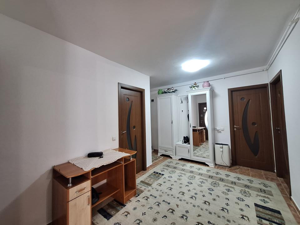 Apartament confort sporit, 90 mp, parcare, etajul 1, zona Muzeul Apei