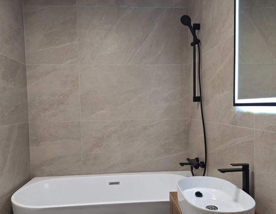 Apartament de 2 camere,45 mp, Ultramodern,Mobilat/Utilat, Zona Eroilor