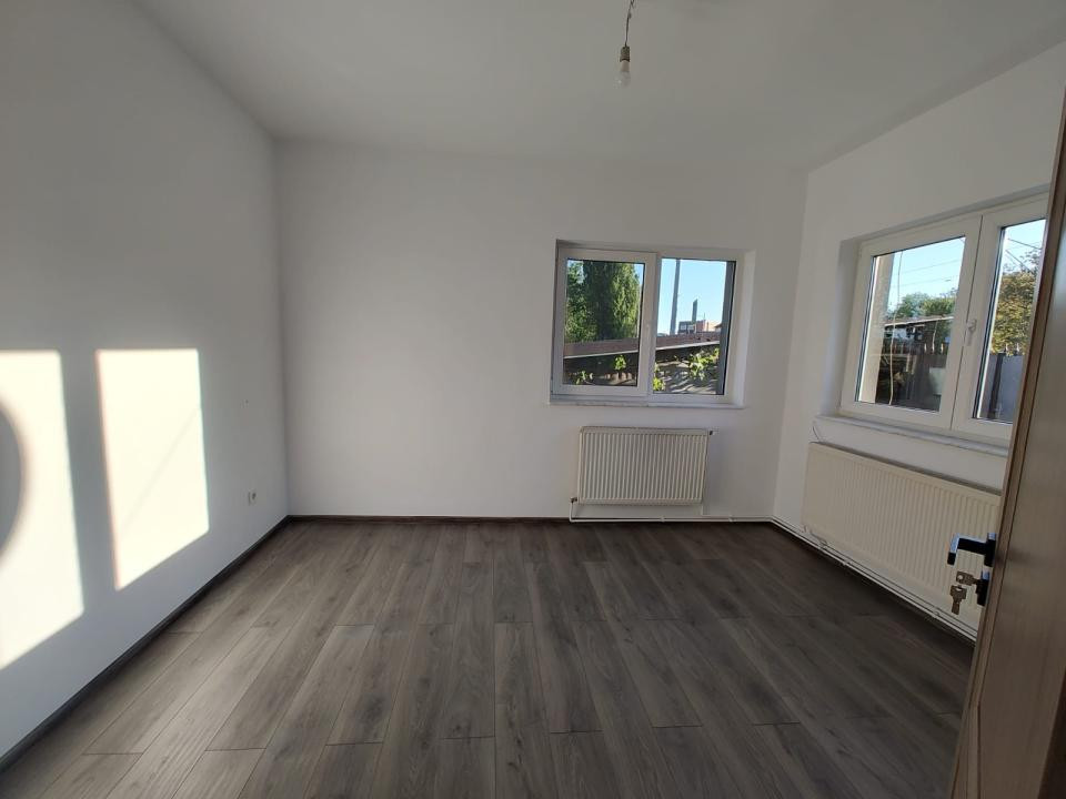 Casă 5 camere, 118 mp, curte, garaj, panouri fotovoltaice, Parcul Armătura