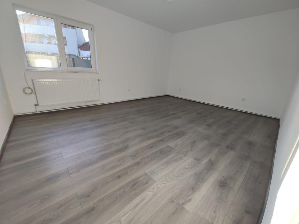 Casă 5 camere, 118 mp, curte, garaj, panouri fotovoltaice, Parcul Armătura