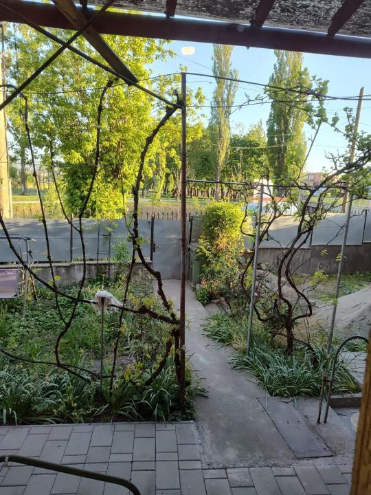 Spațiu birouri, 7 camere, curte, garaj, panouri fotovoltaice, Parcul Armătura