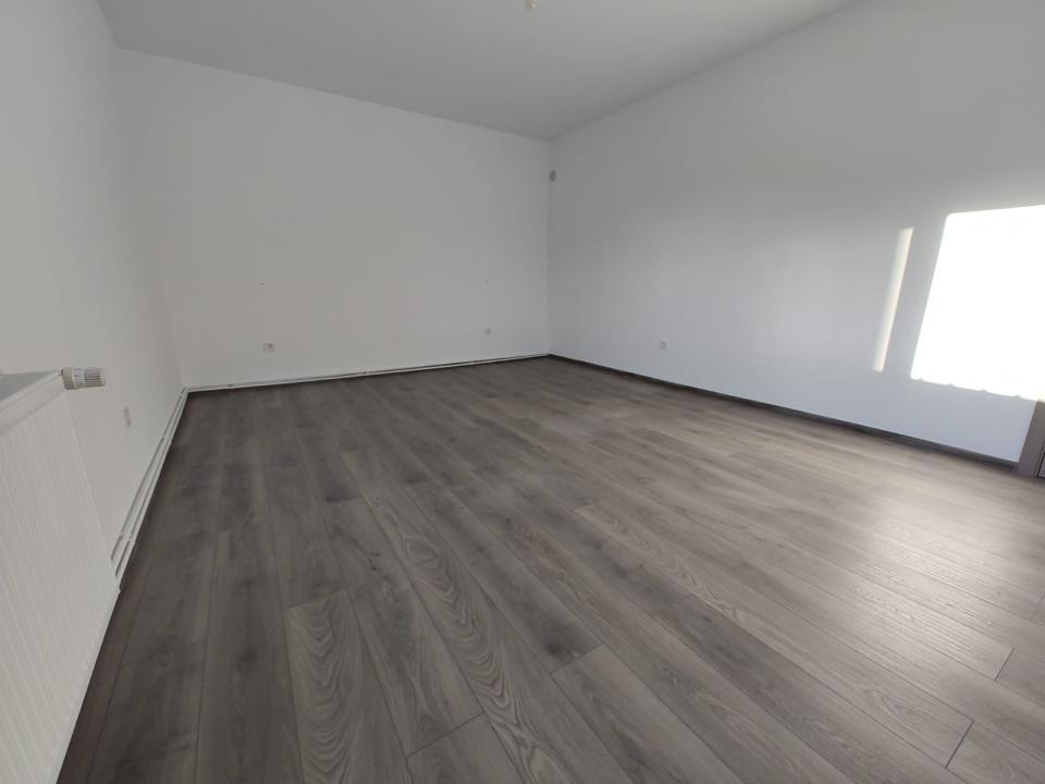 Spațiu birouri, 7 camere, curte, garaj, panouri fotovoltaice, Parcul Armătura