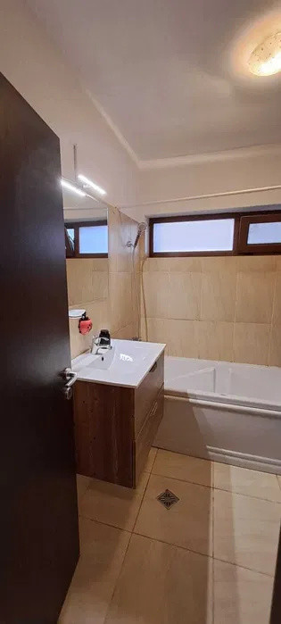 Apartament cu 2 camere, 46 mp, 2 balcoane, zona Parcului Poligon