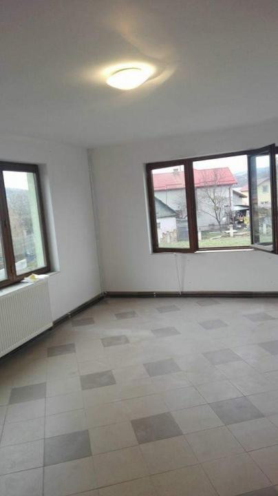 Casa individuala, teren 800 mp, comuna Mociu