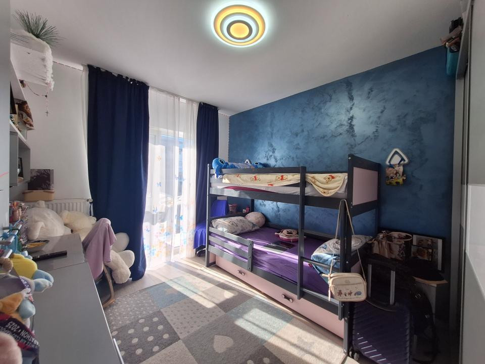 Apartament cu 3 camere, 60 mp, parcare, zona Terra