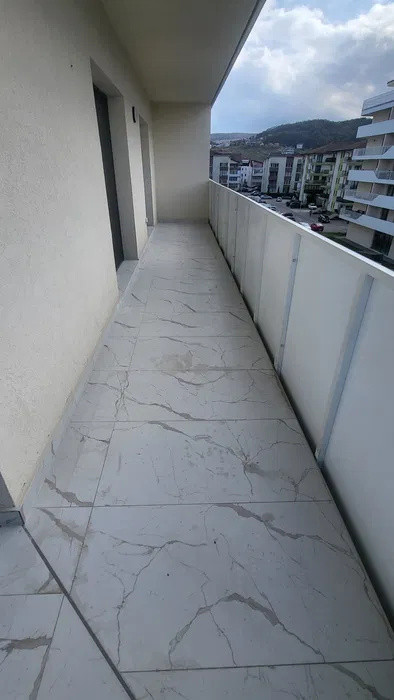 Apartament cu 2 camere, 48 mp, terasa de 25 mp, zona Eroilor