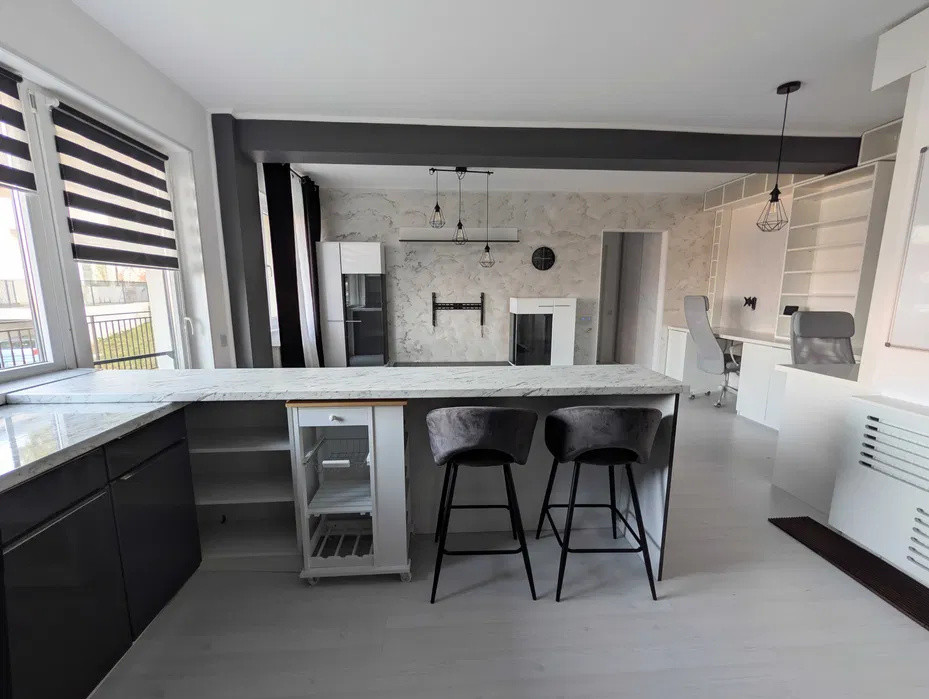 Apartament cu 2 camere, parcare, terasa de 30 mp, strada Teilor
