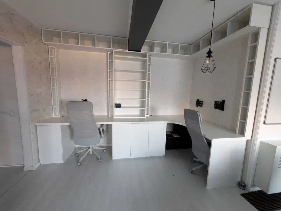 Apartament cu 2 camere, parcare, terasa de 30 mp, strada Teilor