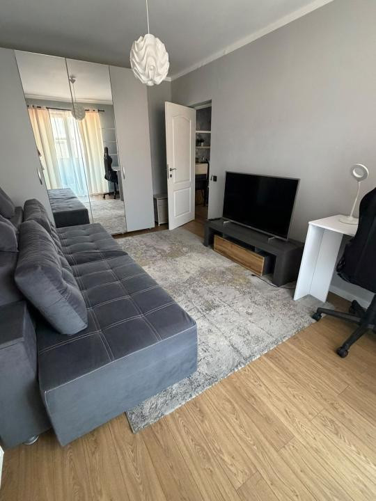 Apartament decomandat, finisat modern, zona Eroilor