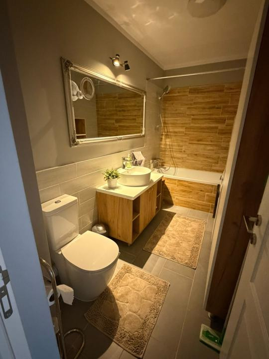 Apartament decomandat, finisat modern, zona Eroilor