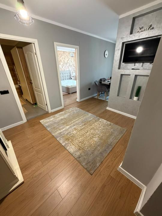 Apartament decomandat, finisat modern, zona Eroilor