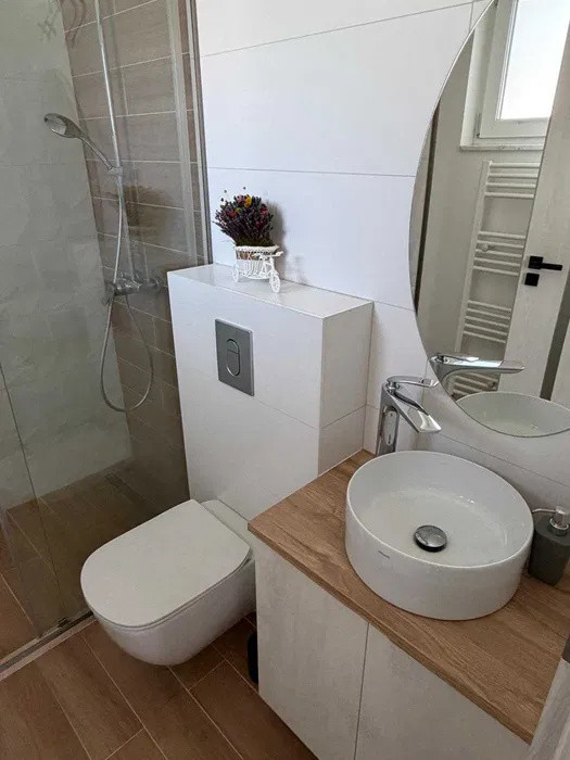Apartament modern cu 3 camere, terasa de 36 mp, zona Eroilor