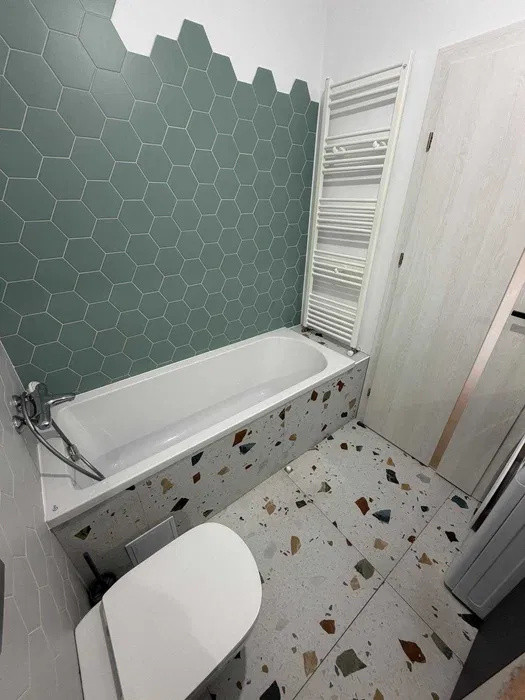 Apartament modern cu 3 camere, terasa de 36 mp, zona Eroilor