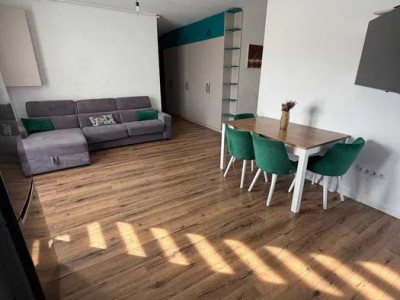 Apartament modern cu 3 camere, terasa de 36 mp, zona Eroilor