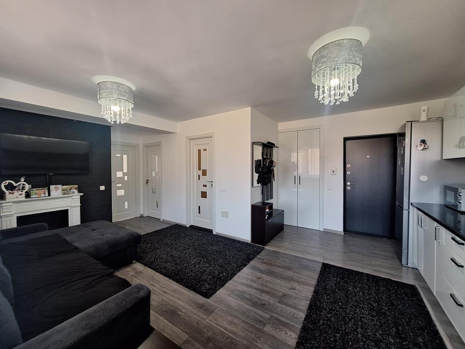 Apartament cu 3 camere la cheie, 2 balcoane, zona Stejarului