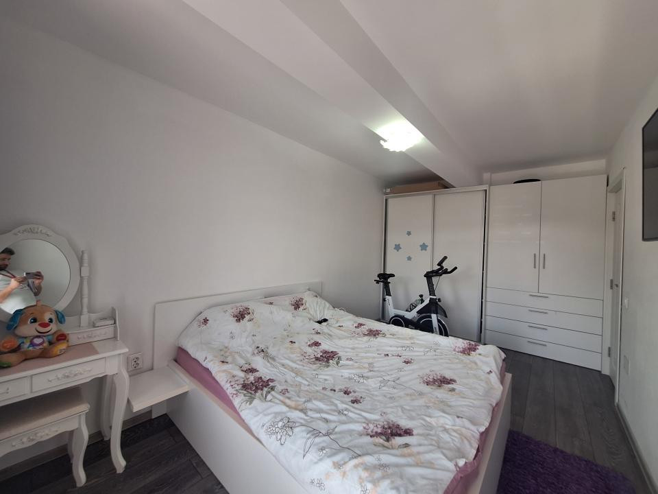 Apartament cu 3 camere la cheie, 2 balcoane, zona Stejarului