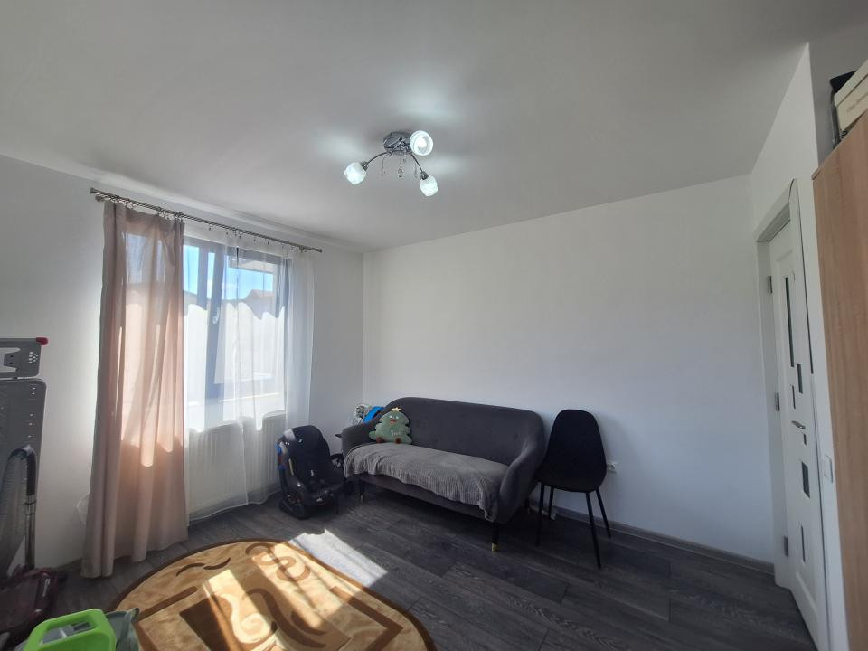 Apartament cu 3 camere la cheie, 2 balcoane, zona Stejarului