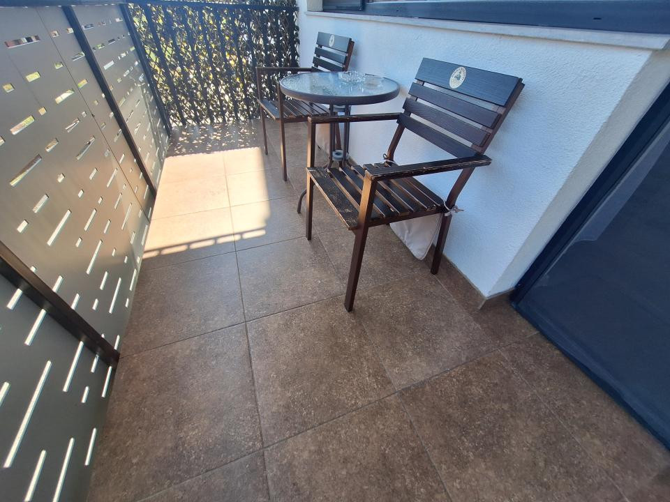 Apartament cu 3 camere la cheie, 2 balcoane, zona Stejarului