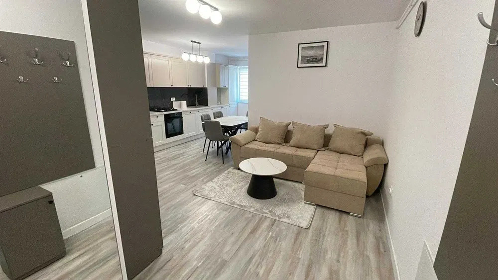 Apartament cu 3 camere, 2 parcari, boxa, balcon, zona Somesului