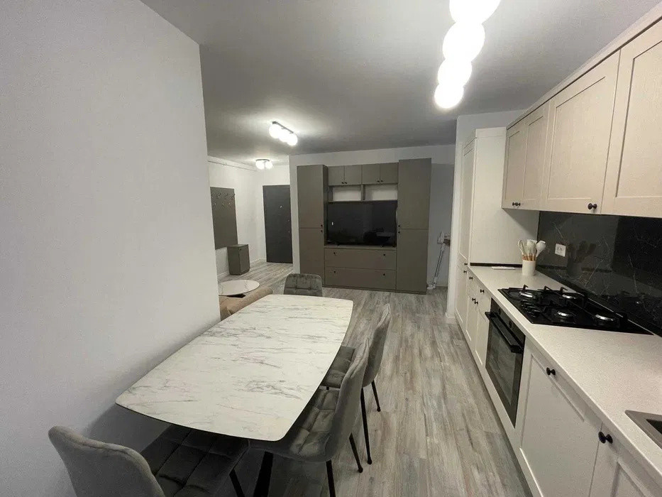 Apartament cu 3 camere, 2 parcari, boxa, balcon, zona Somesului