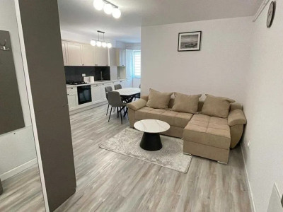 Apartament cu 3 camere, 2 parcari, boxa, balcon, zona Somesului