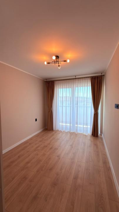 Apartament cu  3camere,etaj intermediar,parcare subterana,ultrafinisat