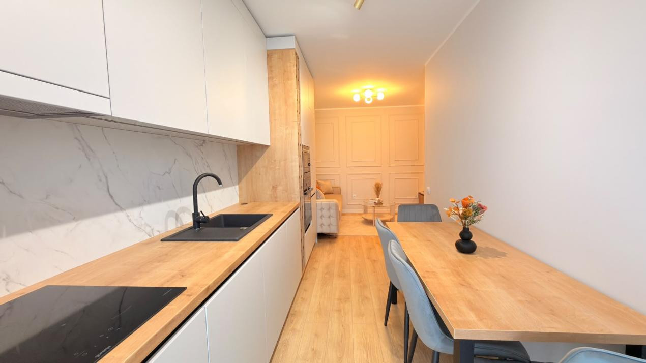 Apartament cu  3camere,etaj intermediar,parcare subterana,ultrafinisat
