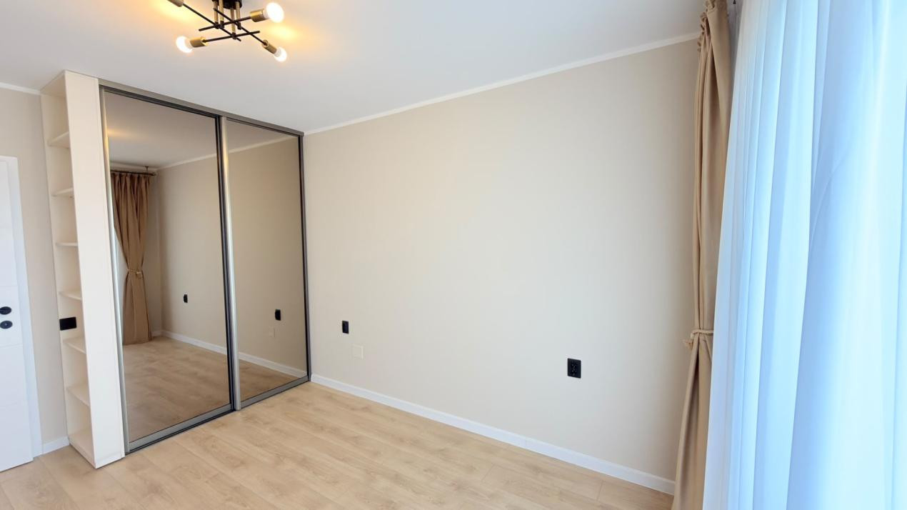 Apartament cu  3camere,etaj intermediar,parcare subterana,ultrafinisat