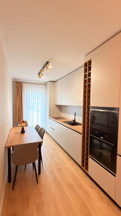 Apartament cu  3camere,etaj intermediar,parcare subterana,ultrafinisat