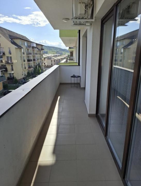 Apartament cu 2 camere , etaj intermediar 