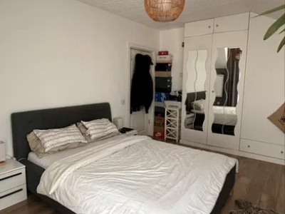Apartament cu 2 camere, decomandat, balcon, zona JYSK