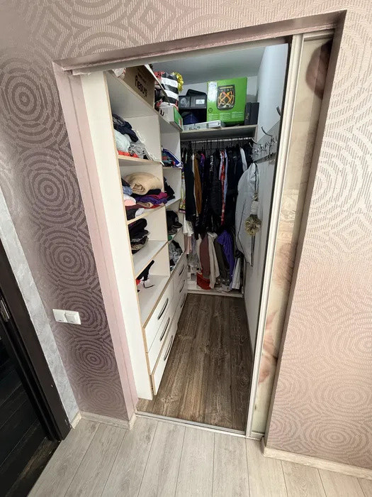 Apartament cu 3 camere, 77 mp, parcare, zona Cetatii