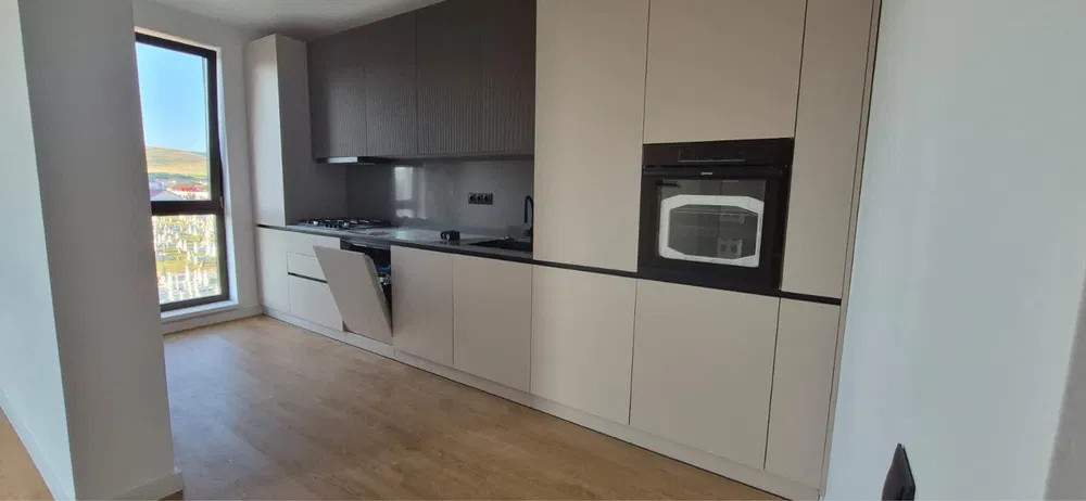 Apartament cu 2 camere, 54 mp, parcare, zona Eroilor 